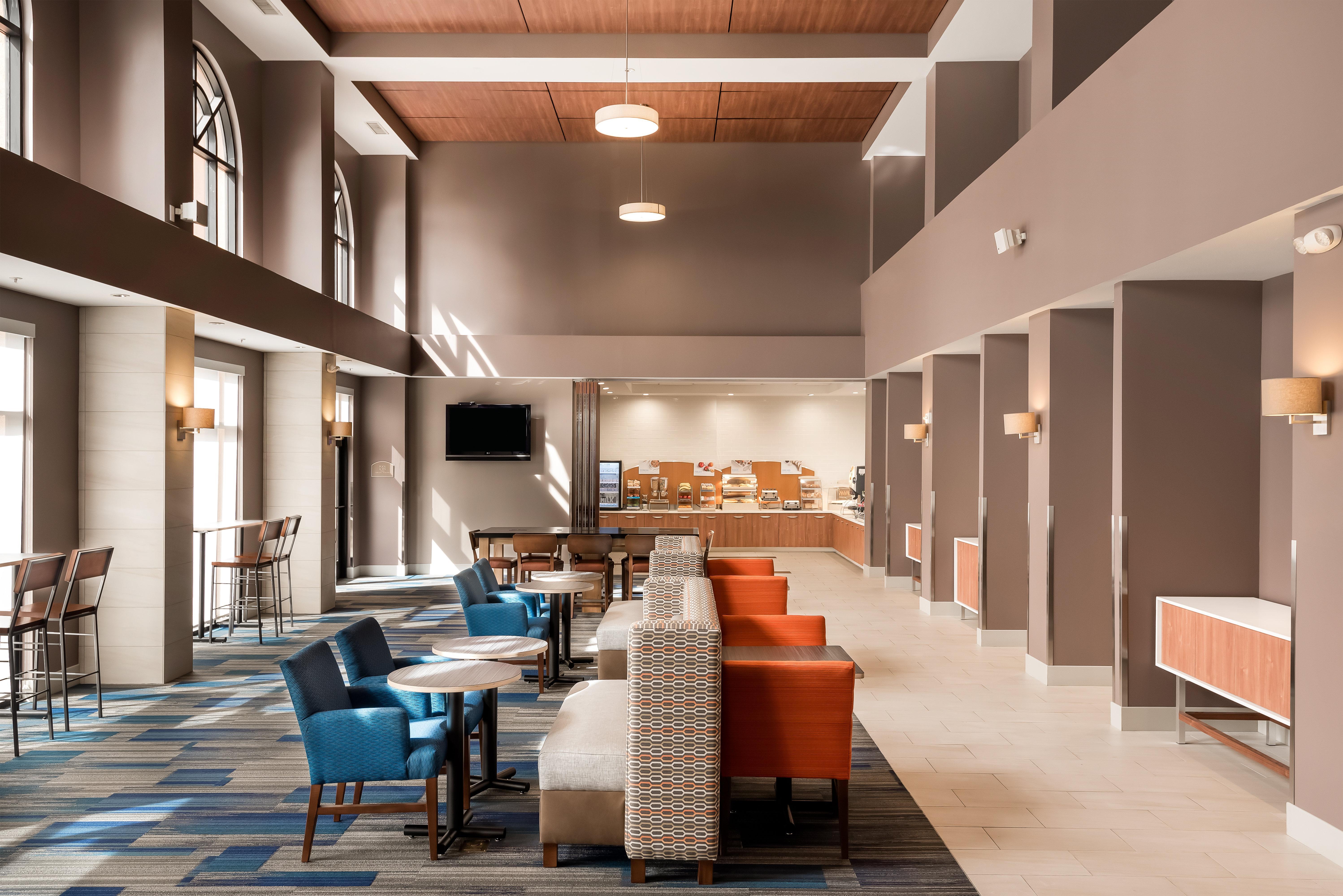 Holiday Inn Express Ontario By Ihg Creekside Exterior foto