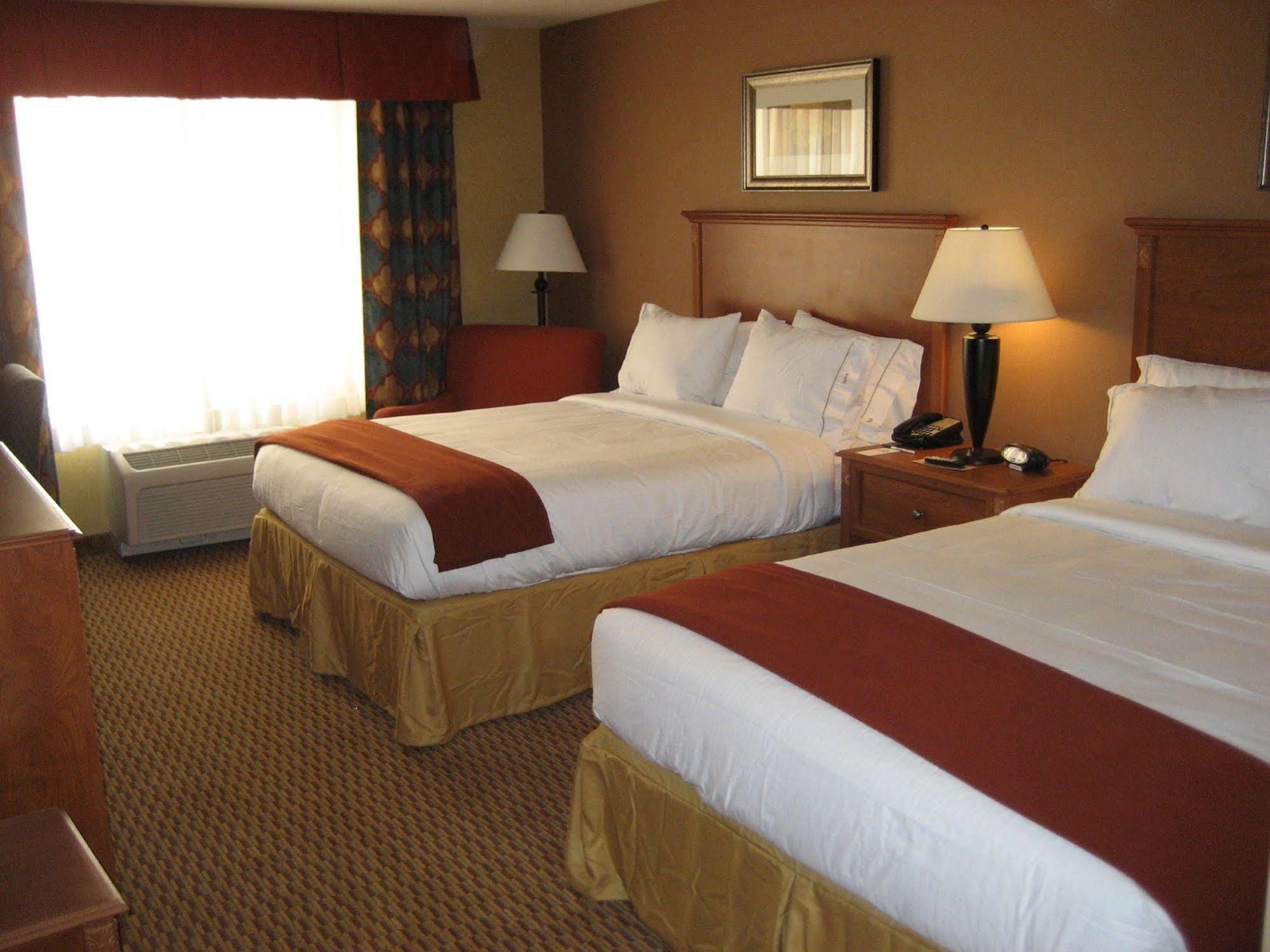Holiday Inn Express Ontario By Ihg Creekside Exterior foto